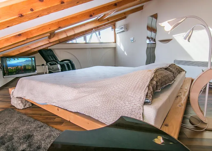 1 Bedroom Awesome In Apartament *