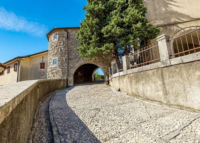 1 Bedroom Awesome In *