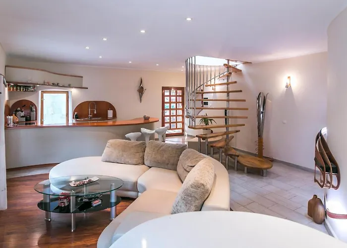 Apartment 1 Bedroom Awesome In